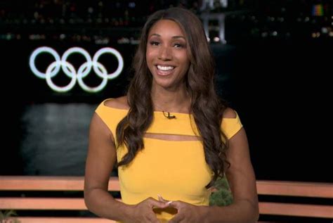 maria sexy|Sunday Night Footballs Maria Taylor Shares Swimsuit。